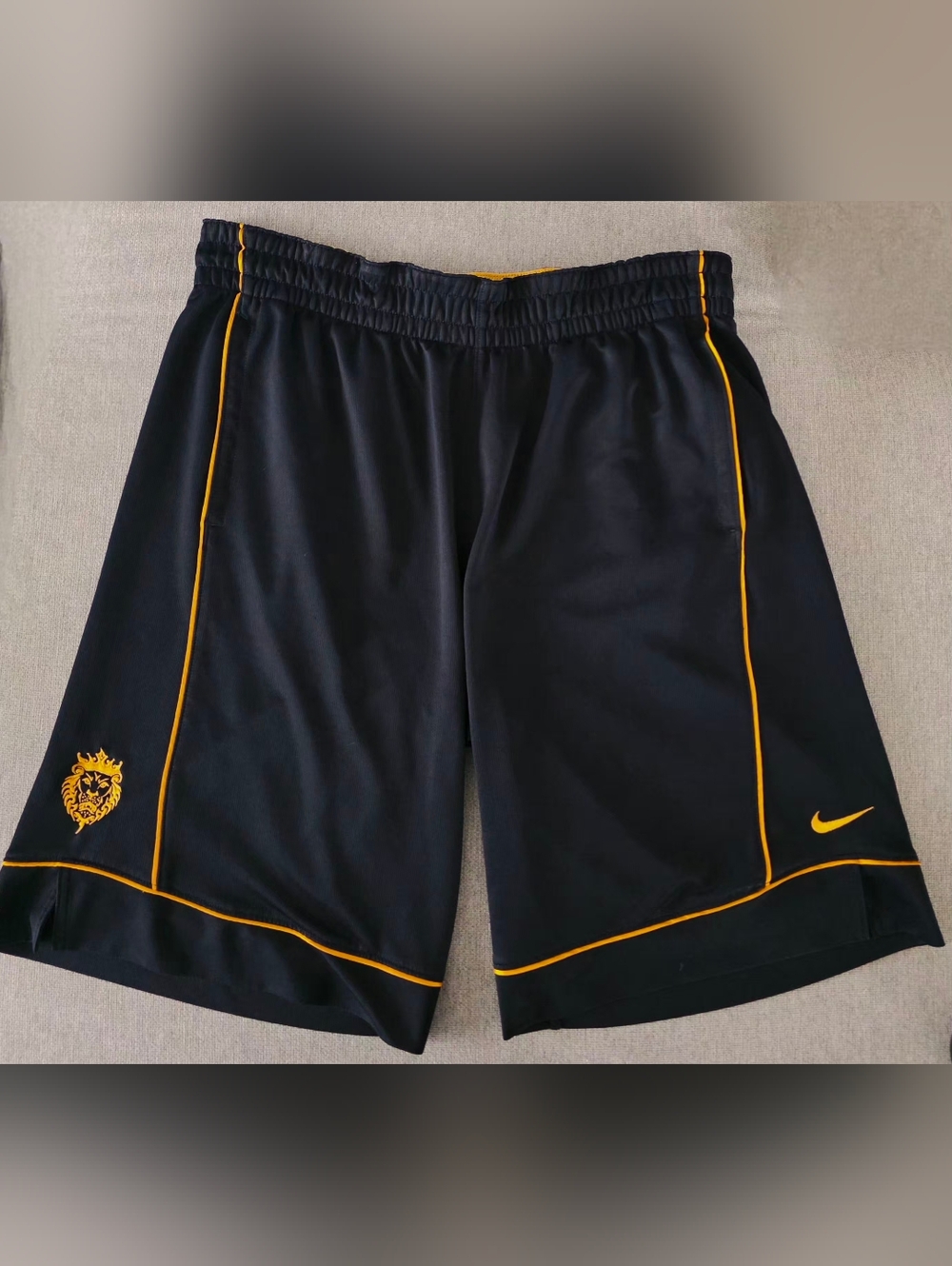 Nike Men's Dri-FIT Athletic Shorts Black Gold Lion Crest Logo, Size L